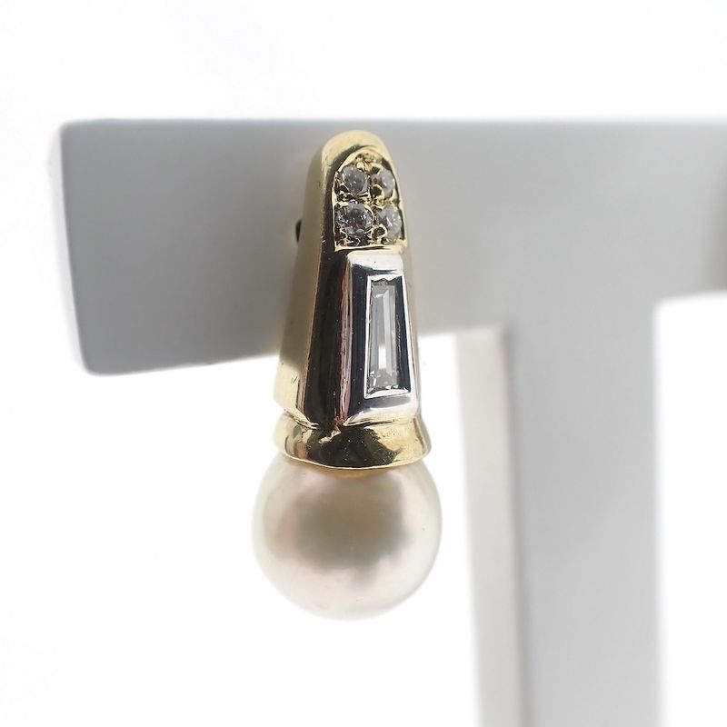 Image 3 of 18 carat gold stud earrings with cultured pearl and 0.18 ct diamond.