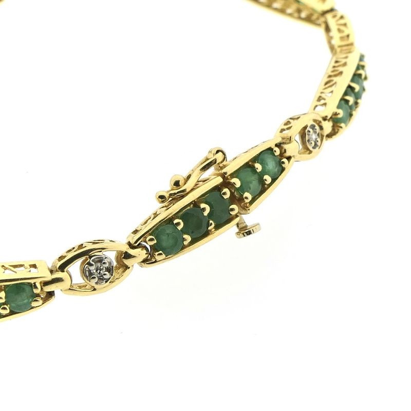 Image 5 of Gold bracelet with emerald and diamond; 0.04 ct. | 18.5 cm
