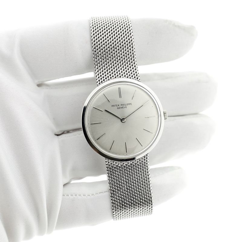 Image 7 of Patek Philippe Calatrava 3484/3; Vintage 18k gold men's watch