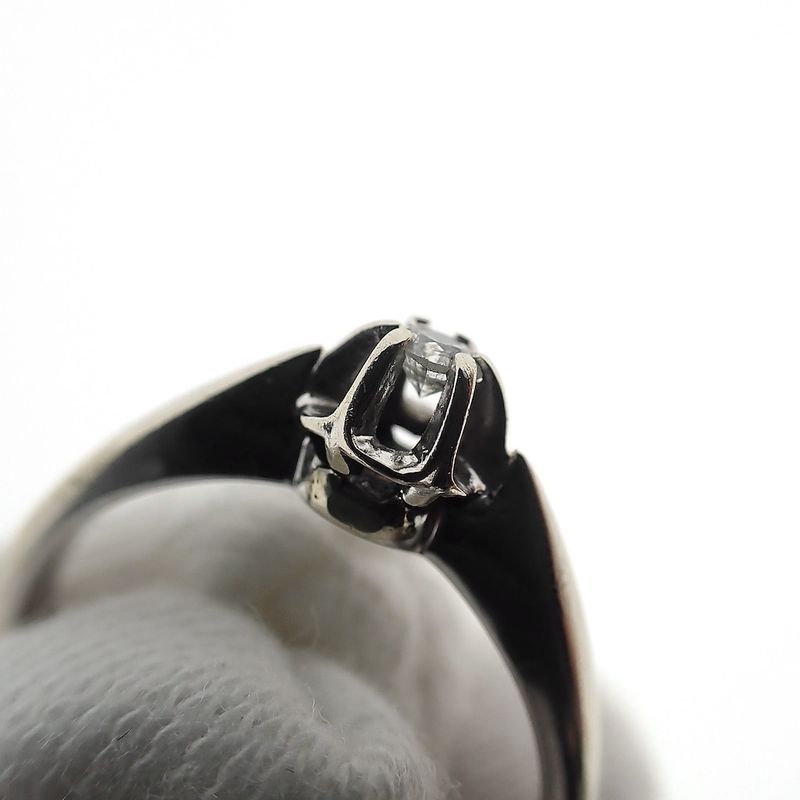 Image 2 of White gold solitaire ring with diamond; 0.09 ct.