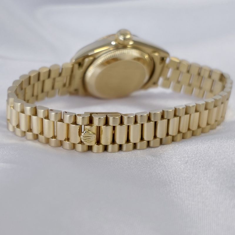 Image 15 of Rolex Datejust 26mm 18k Gold Women's Watch