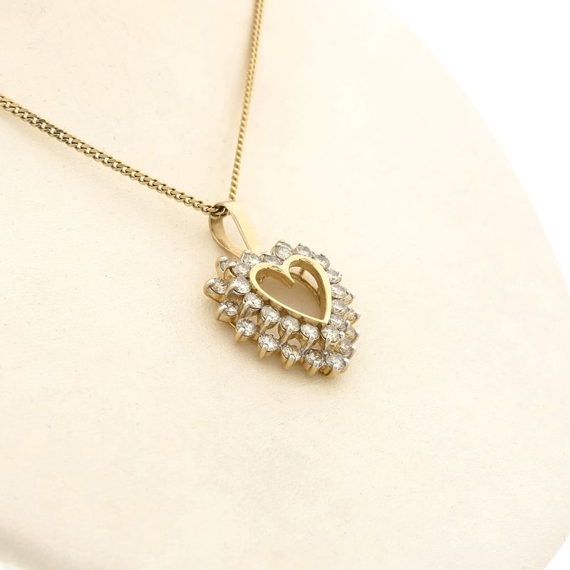Image 7 of Gold pendant of a heart with diamonds; 2.17 ct.