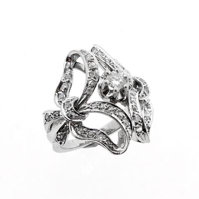 Image 1 of White gold ring with diamonds 0.40 ct.