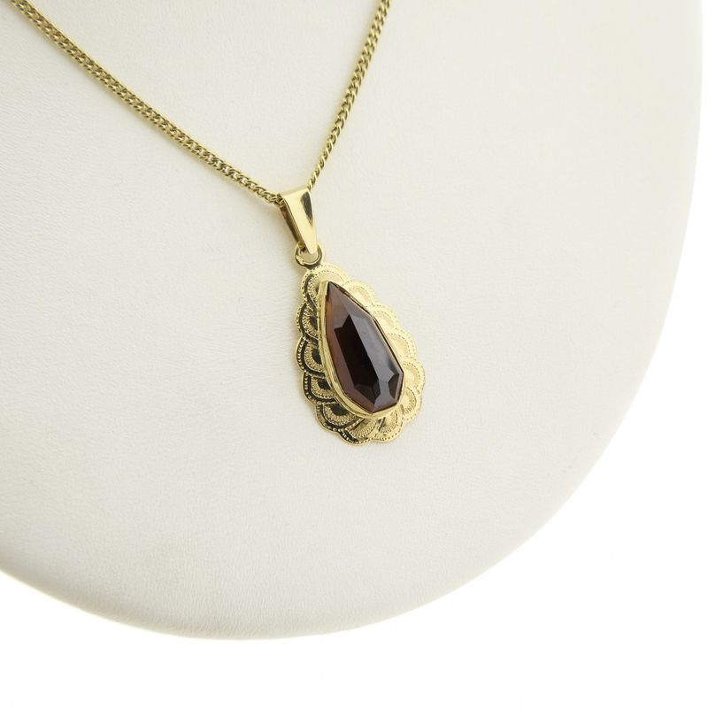 Image 9 of Vintage gold pendant with garnet