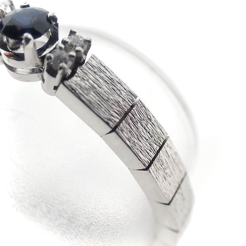 Image 4 of 18K white gold bracelet with sapphire and diamond (0.36 ct.) | 18.5 cm