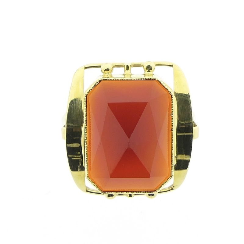 Image 3 of Vintage gold ring with carnelian.