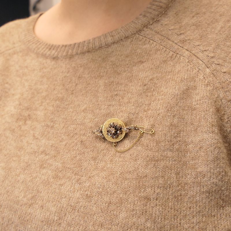 Image 4 of Antique gold brooch with rose-cut diamonds; approx. 0.40 ct.