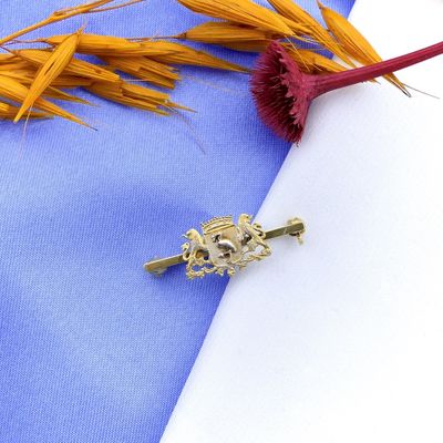 Gold brooch of the coat of arms of The Hague Image 2 of Gold brooch of the coat of arms of The Hague