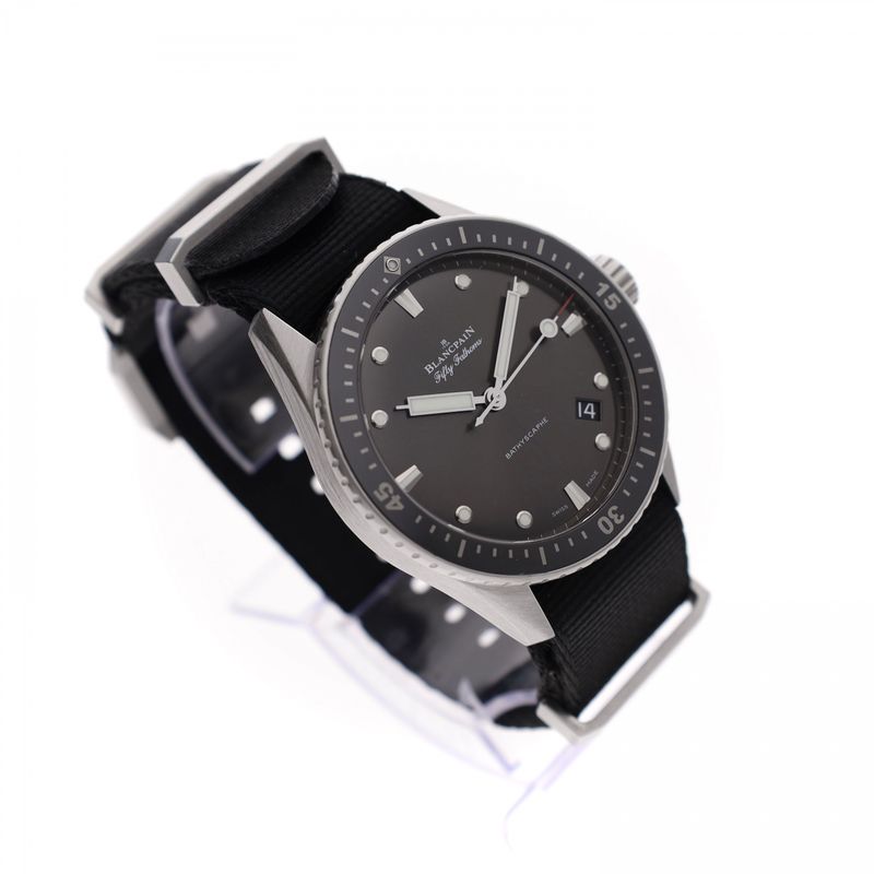 Afbeelding 4 van Blancpain Fifty Fathoms Bathyscape 5000-1110-NABA; Automatisch Heren Horloge