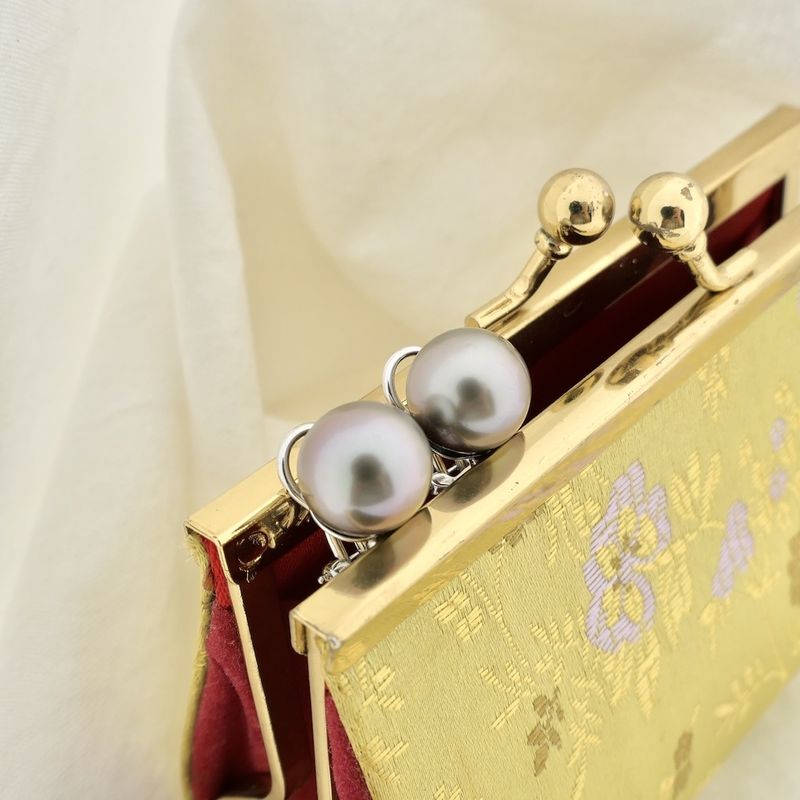 Image 3 of White gold clip-on earrings with Tahitian pearl