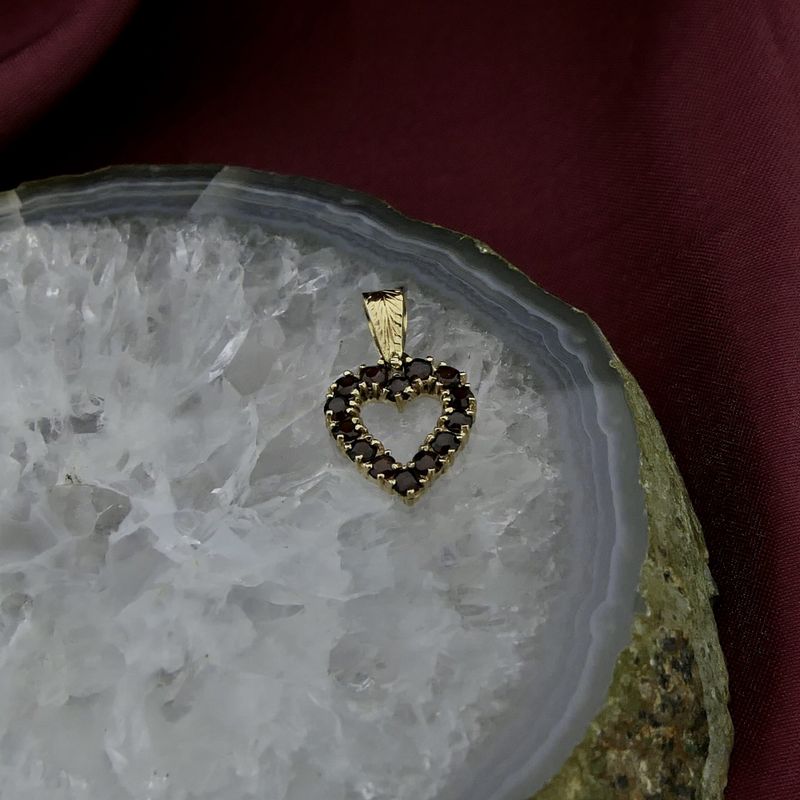 Image 2 of Gold heart pendant with garnet