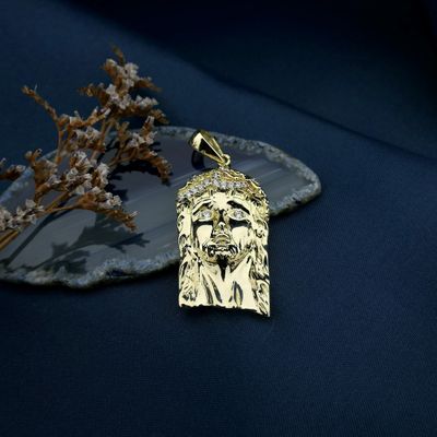 Image 2 of Gold pendant with the face of Jesus and zirconia