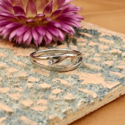 Afbeelding 2 van Witgouden ring met diamant; 0,03 ct. 