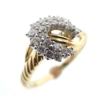 18-karat gold ring with pavé settings and diamonds | approx. 0.65 ct.