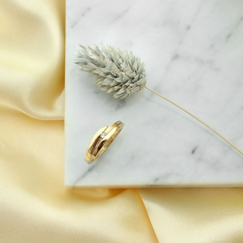 Image 2 of Gold solitaire ring with diamond; 0.02 ct.