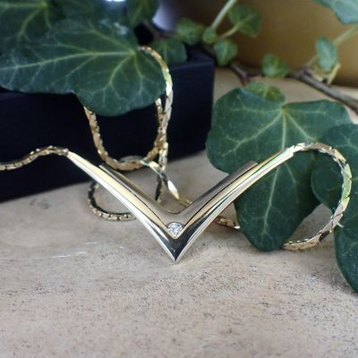 Image 2 of Gold necklace with a fixed pendant and diamond; 0.04 ct | 45.5 cm