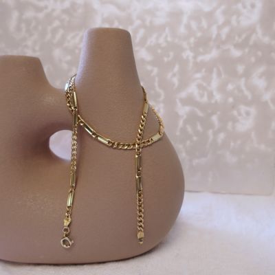 Image 2 of Gold closed Figaro link chain