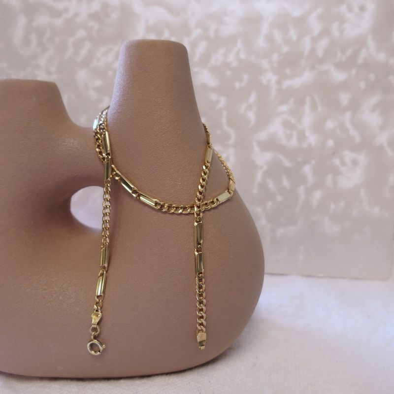 Image 2 of Gold closed Figaro link chain