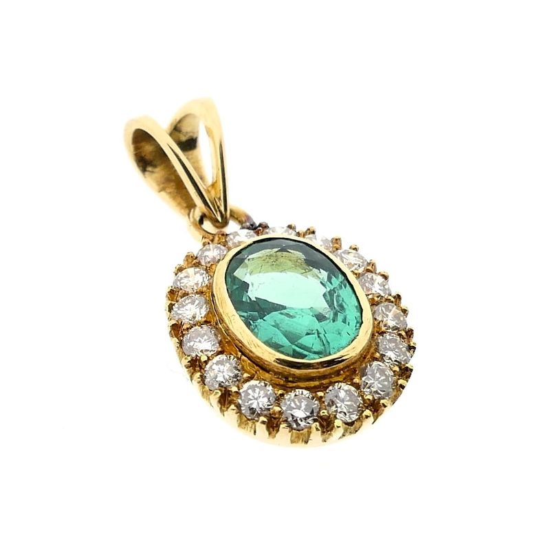 Image 4 of Gold pendant with emerald and diamonds; 0.32 ct.