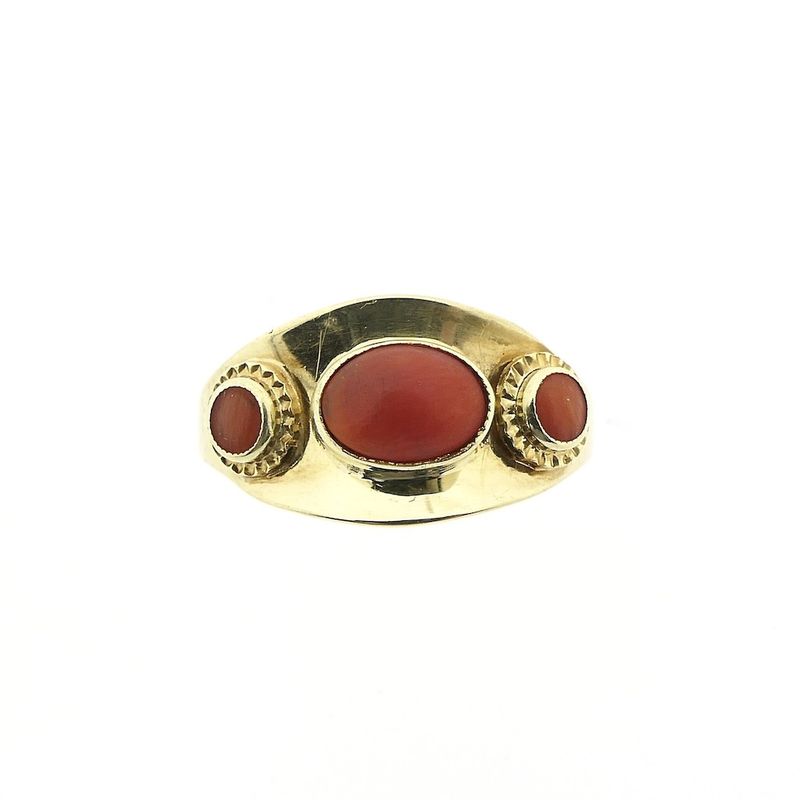Image 3 of Gold ring with red coral | Vintage