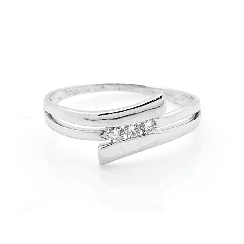 Image 5 of 9 carat ring with 0.09 ct diamonds.