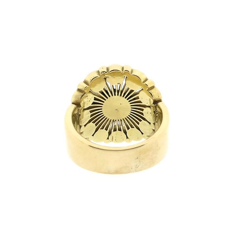 Image 4 of Gold pendant of a bird