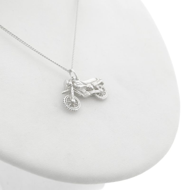 Image 6 of Silver charm; Motor