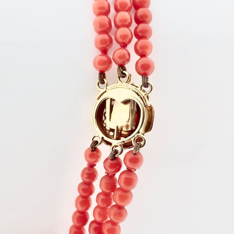 Image 7 of Blood coral bead necklace with gold clasp; Antique | 45 cm