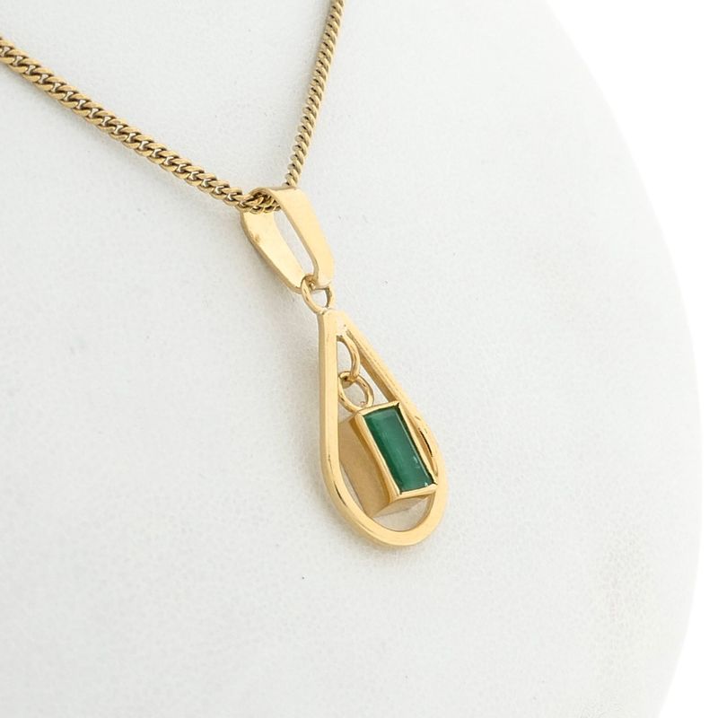 Image 6 of Gold pendant with emerald