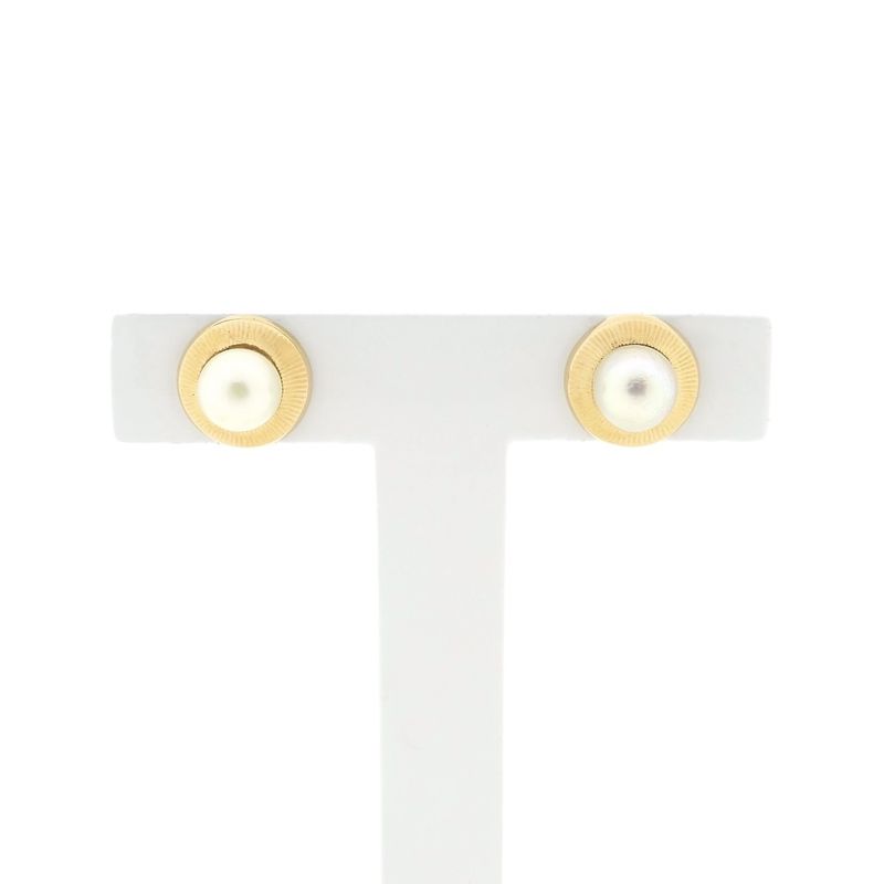 Image 1 of Gold stud earrings with pearl
