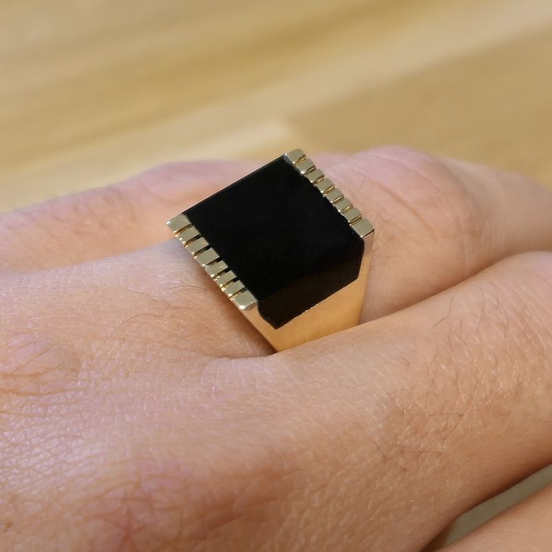 Image 9 of Gold men's signet ring with onyx