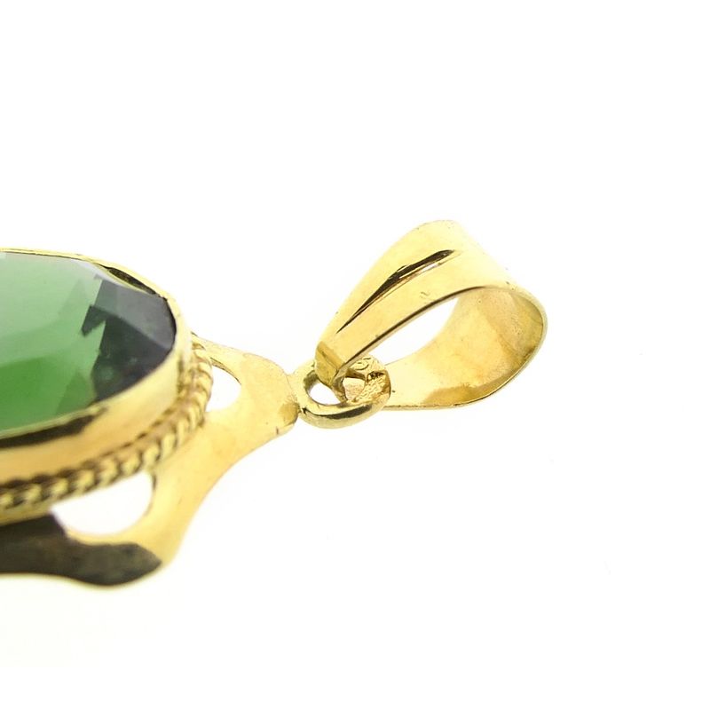 Image 8 of Gold pendant with peridot stone