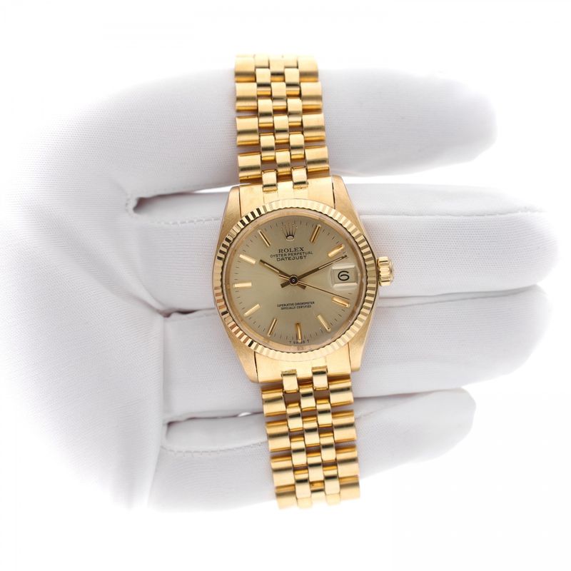 Image 16 of Rolex Datejust 31mm 18ct Gold Watch