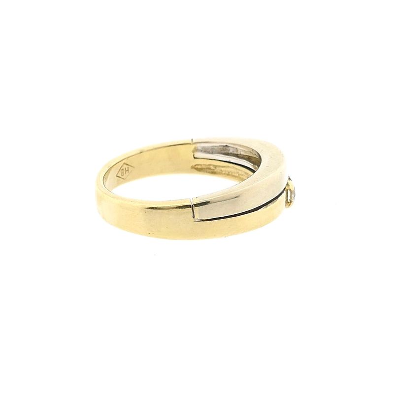 Image 5 of Bicolor Gold Ring with Diamond; 0.11 ct.