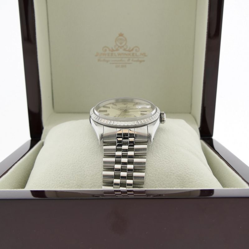 Image 18 of Rolex Datejust 16220; Automatic watch