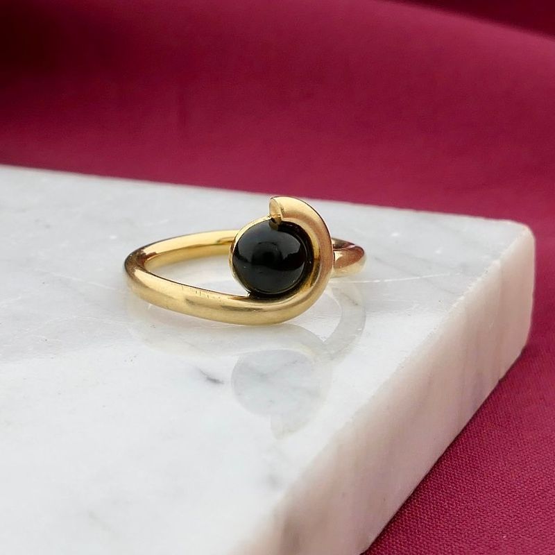 Image 2 of Gold ring with onyx