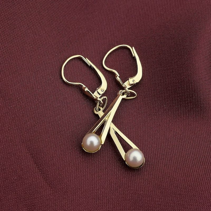 Image 2 of Gold earrings with pearl