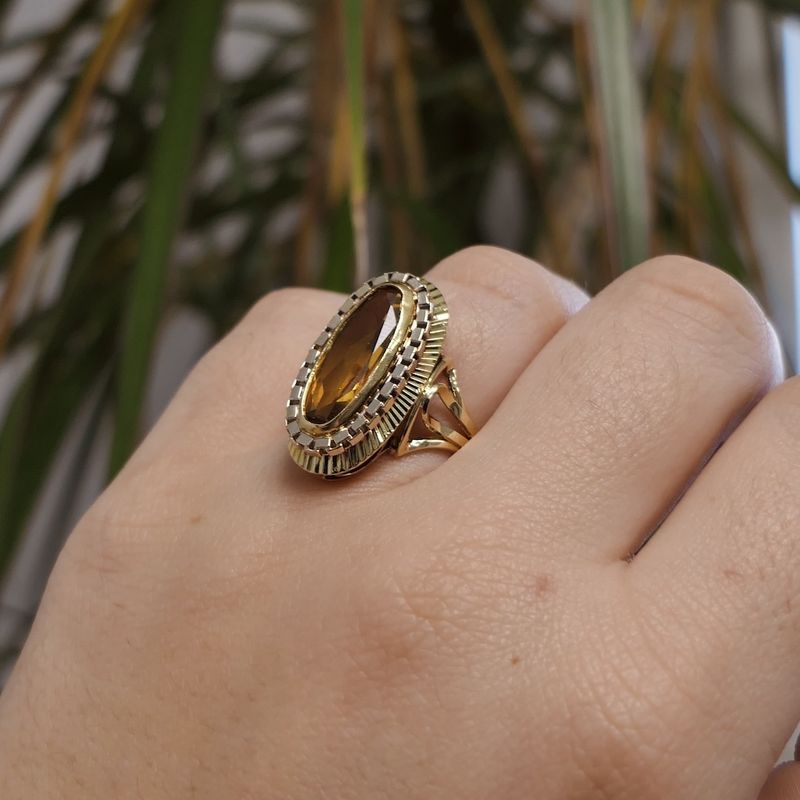 Image 4 of Gold ring with yellow sapphire