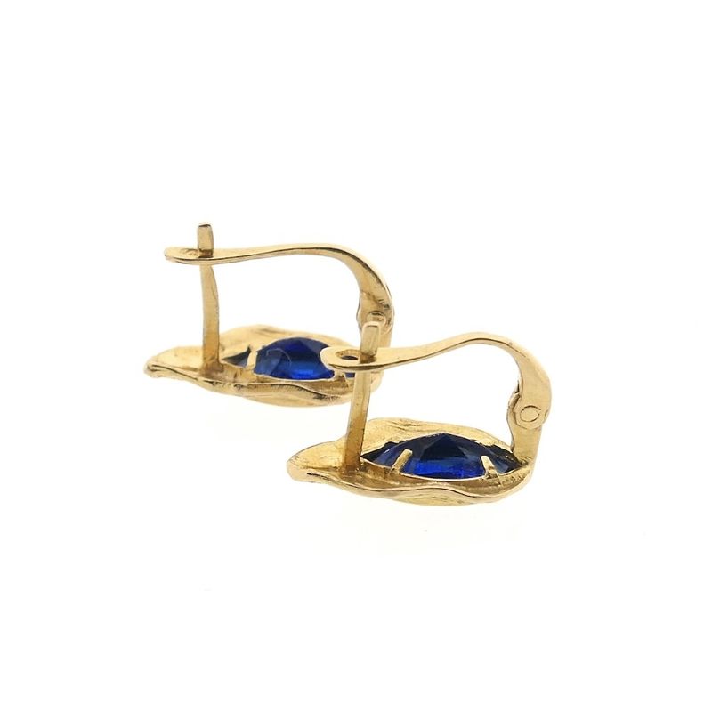 Image 6 of 18 ct. Gold stud earrings with sapphire