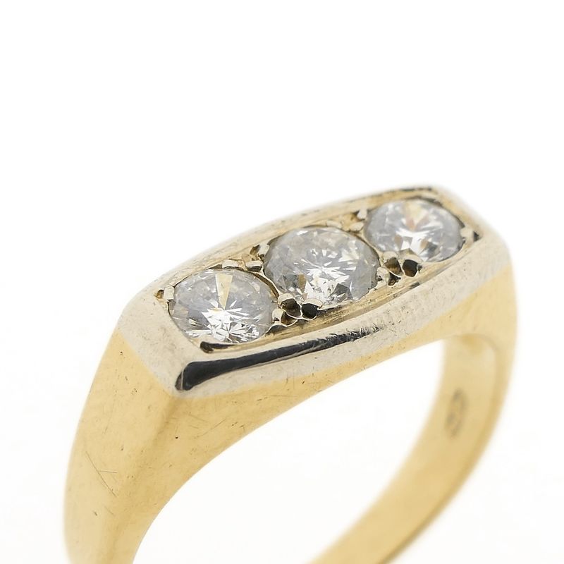 Image 3 of Gold ring with diamonds 0.74 ct.