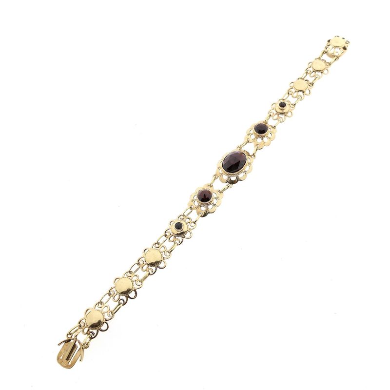 Image 7 of Gold Bracelet with Garnet; 14 Karat; 18.5 cm