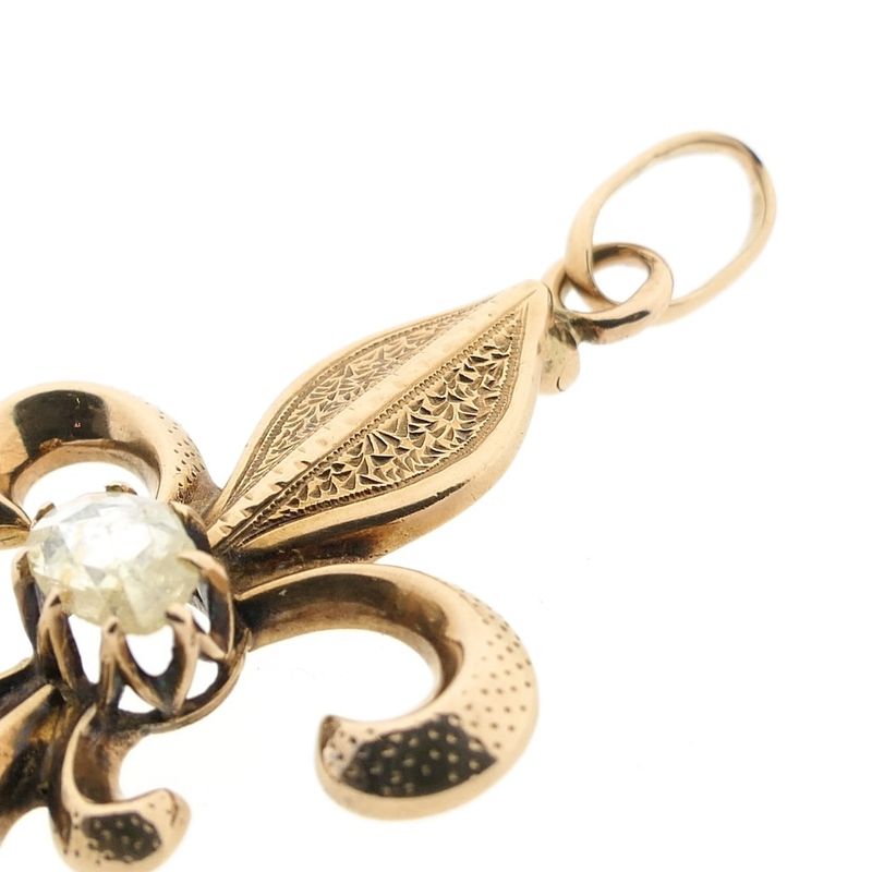 Image 5 of Rose gold French lily pendant with rose-cut diamond | Approx. 0.30 ct.