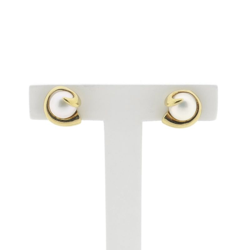 Image 1 of Gold stud earrings with pearl