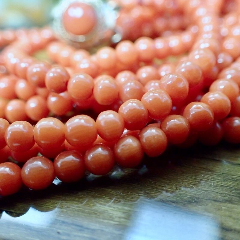 Image 5 of Blood coral bead necklace with gold clasp; Antique | 45 cm