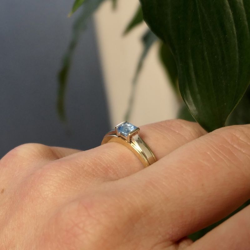 Image 9 of Gold ring with aquamarine