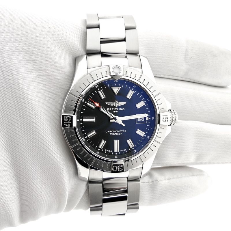 Image 26 of Breitling Avenger Automatic 43 A17318; Automatic men's watch
