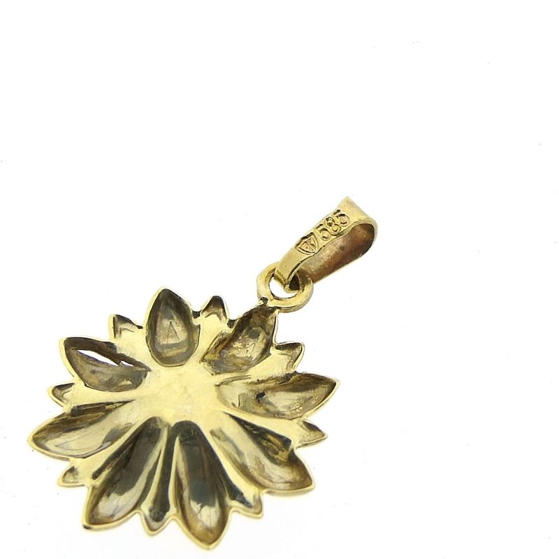 Image 6 of Gold pendant with blood coral