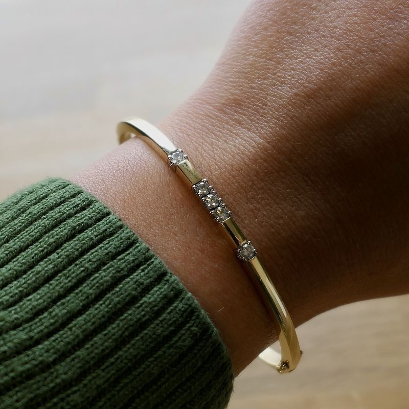 Image 10 of Gold slave bracelet with diamonds; Size M/L