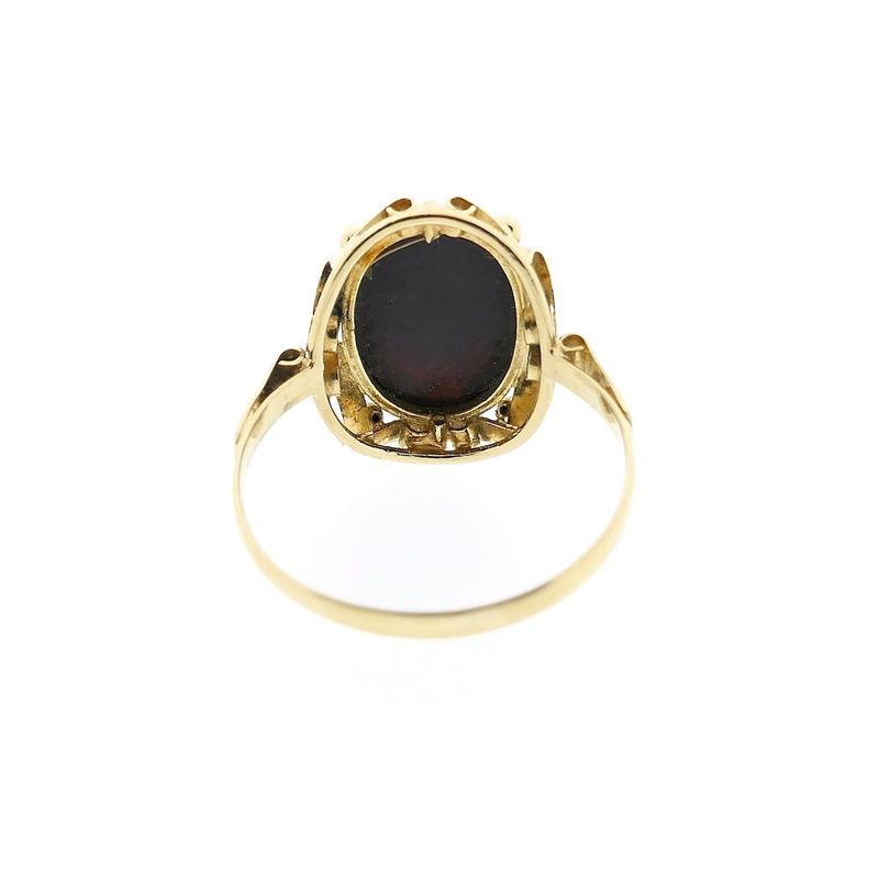 Image 4 of Vintage gold ring with garnet