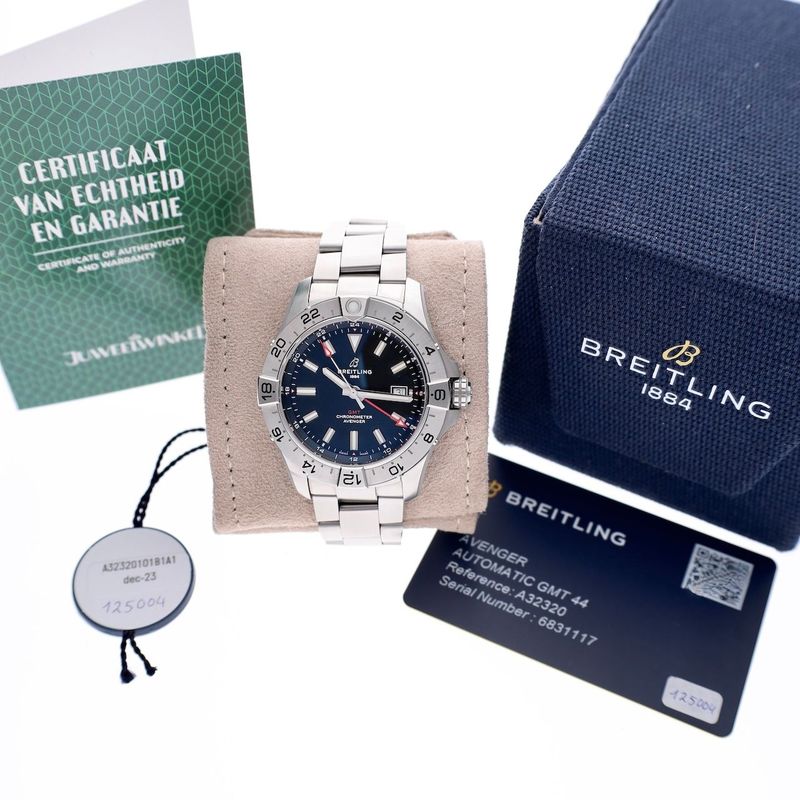 Image 2 of Breitling Avenger GMT A32320; Automatic Men's Watch